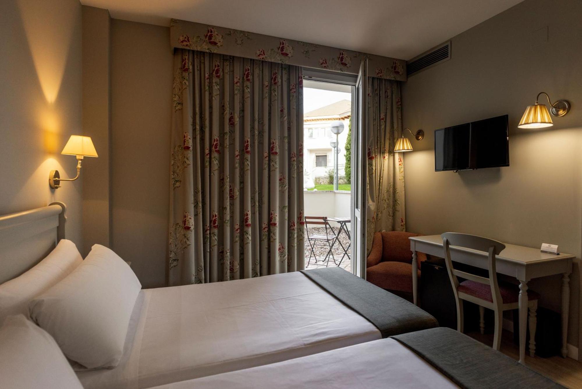 Hotel Pax Torrelodones Exterior foto